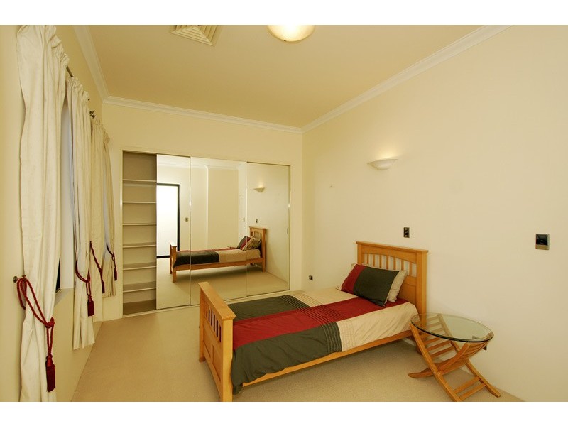 5 Tallow Tree Crescent, Subiaco WA 6008