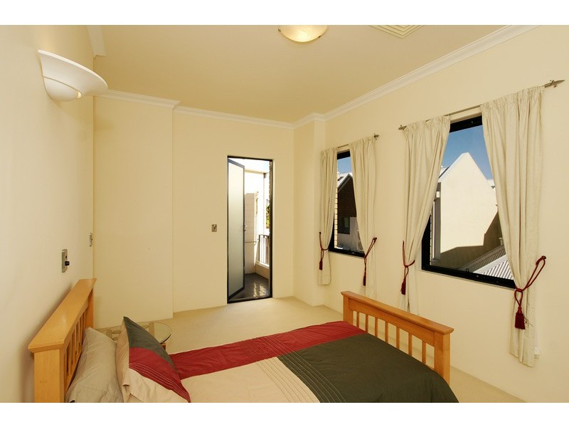 5 Tallow Tree Crescent, Subiaco WA 6008