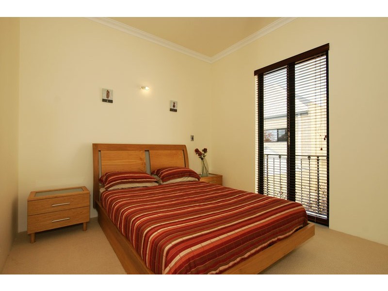 5 Tallow Tree Crescent, Subiaco WA 6008