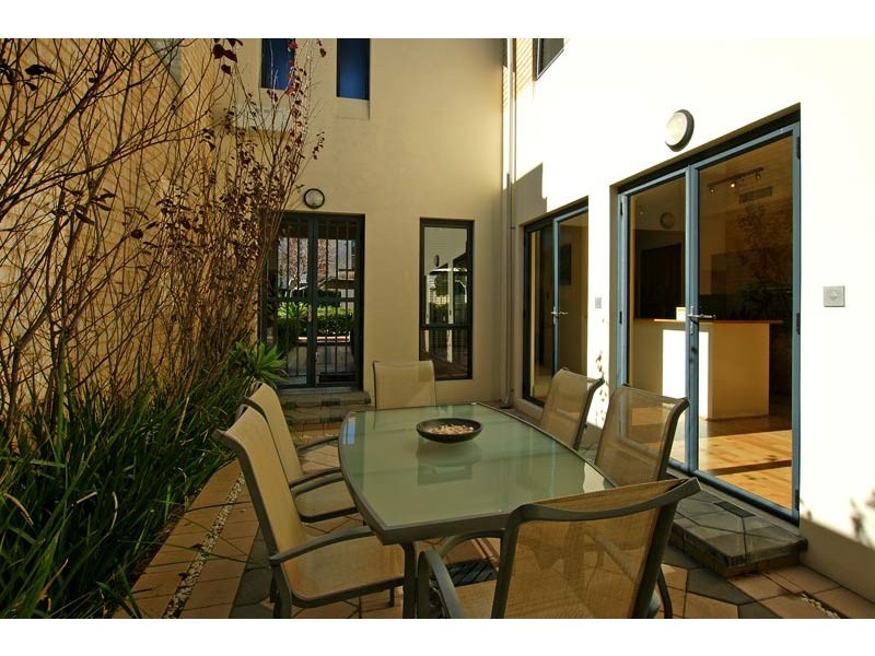 5 Tallow Tree Crescent, Subiaco WA 6008