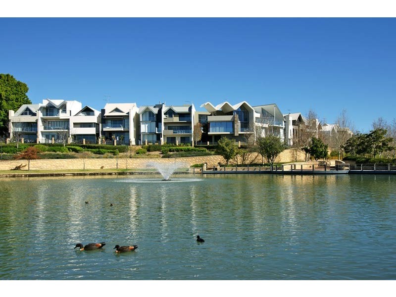 5 Tallow Tree Crescent, Subiaco WA 6008