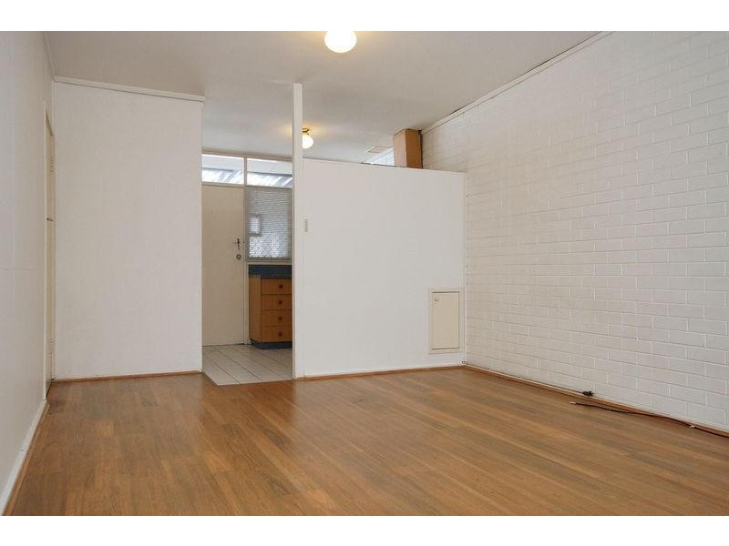 1/102 North Lake Road, Myaree WA 6154