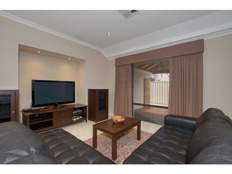 46 Honeymyrtle Turn, Stirling WA 6021