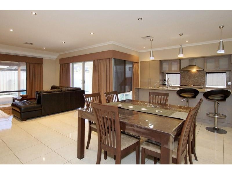 46 Honeymyrtle Turn, Stirling WA 6021