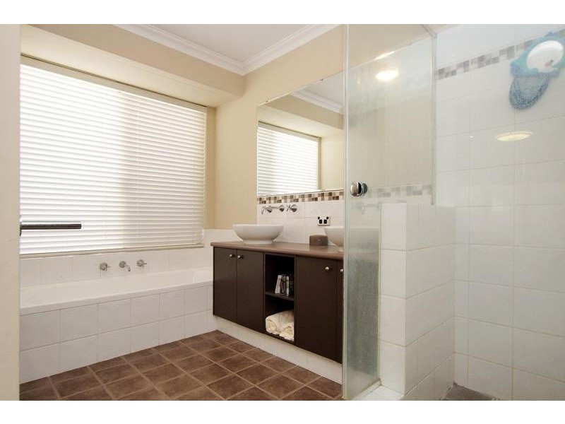 46 Honeymyrtle Turn, Stirling WA 6021