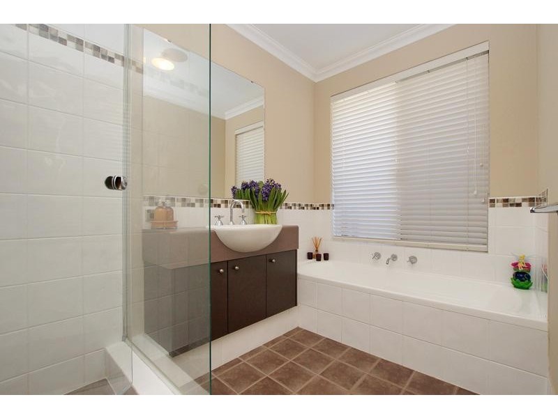 46 Honeymyrtle Turn, Stirling WA 6021