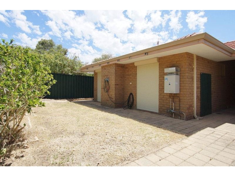 4/2 Bland Place, Beechboro WA 6063