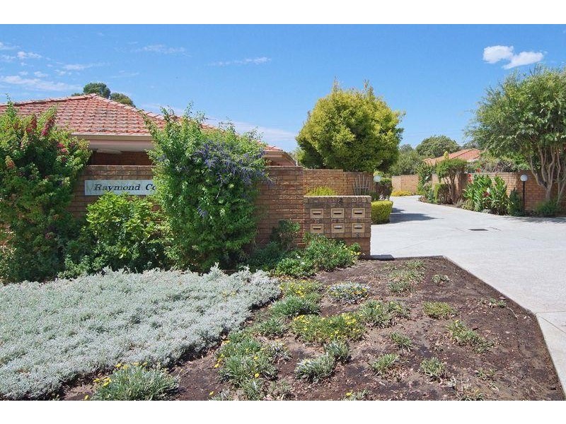 4/2 Bland Place, Beechboro WA 6063