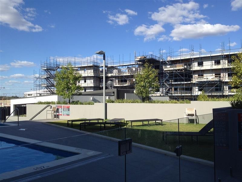 69/16 Midgegooroo Avenue, Cockburn Central WA 6164