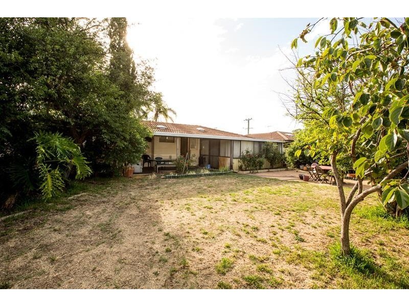 17 Duff Road, Riverton WA 6148