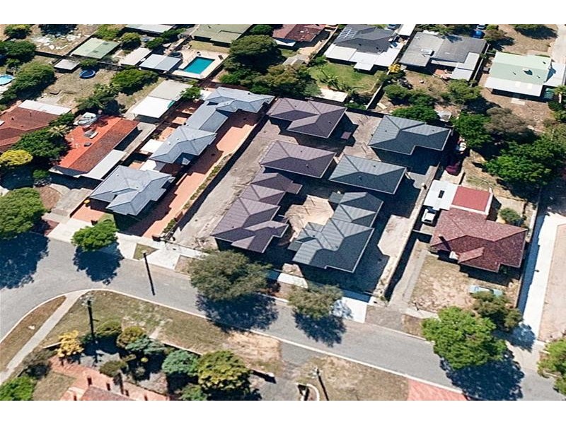 2/42 McGlinn Way, Cloverdale WA 6105