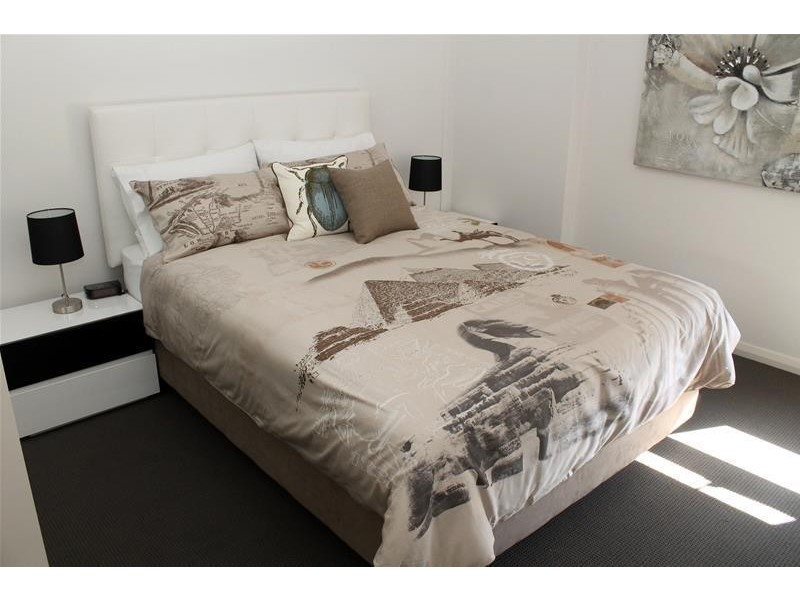 8/19 Stockton Bend, Cockburn Central WA 6164