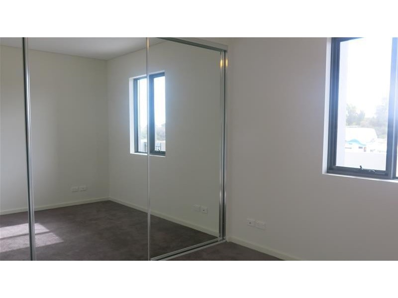 53/16 Midgegooroo  Avenue, Cockburn Central WA 6164