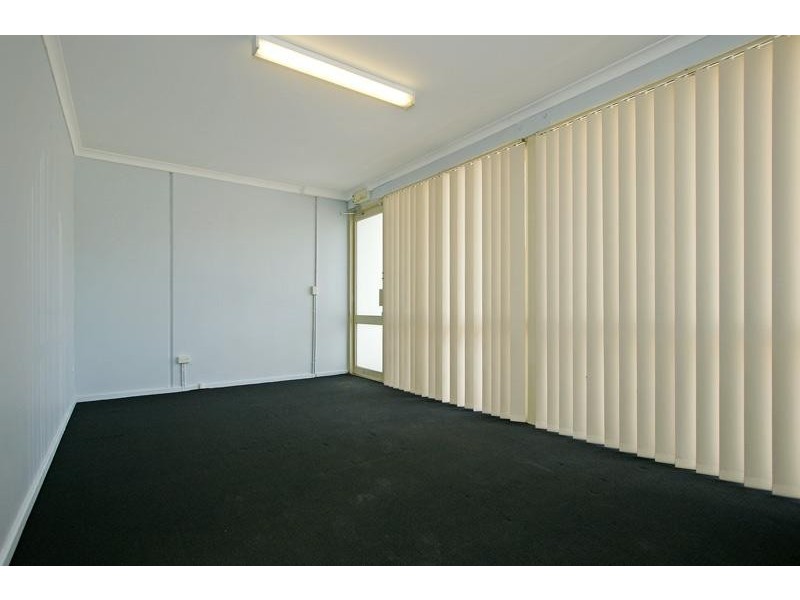 3/2 Downing Street, Carlisle WA 6101