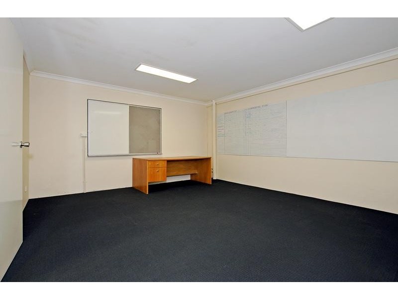 3/2 Downing Street, Carlisle WA 6101