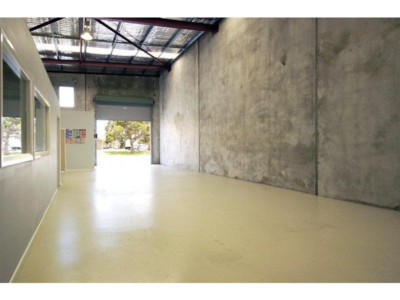 3/2 Downing Street, Carlisle WA 6101