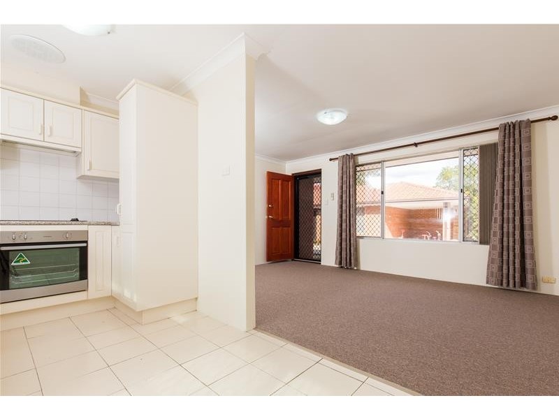 3/8 Elsfield Way, Bassendean WA 6054