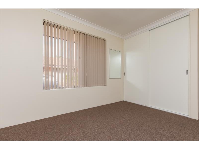 3/8 Elsfield Way, Bassendean WA 6054