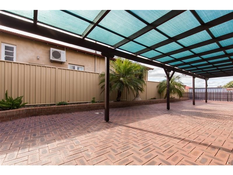 3/8 Elsfield Way, Bassendean WA 6054