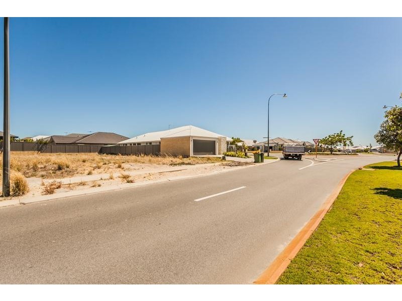 63 Kellogg Drive, Piara Waters WA 6112