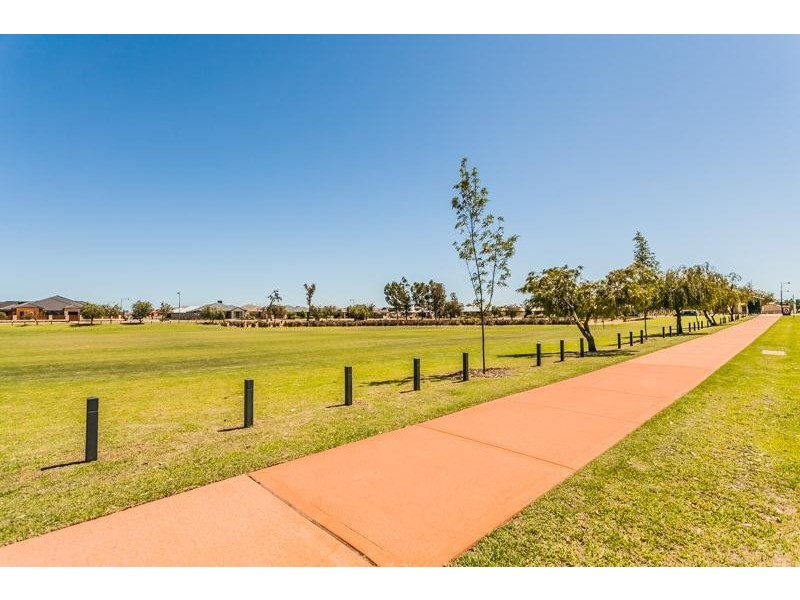 63 Kellogg Drive, Piara Waters WA 6112
