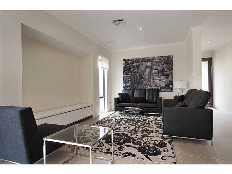 5 Fortis Pass, Wandi WA 6167