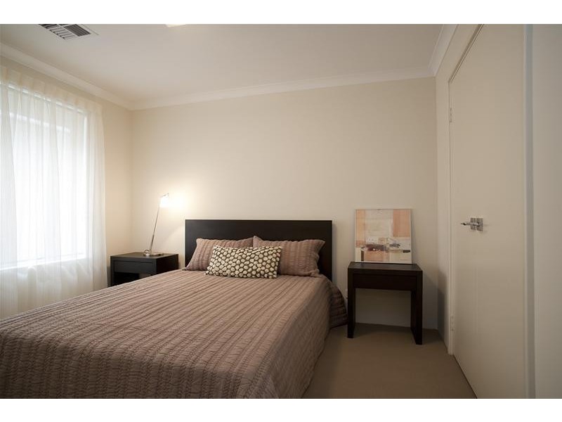 5 Fortis Pass, Wandi WA 6167