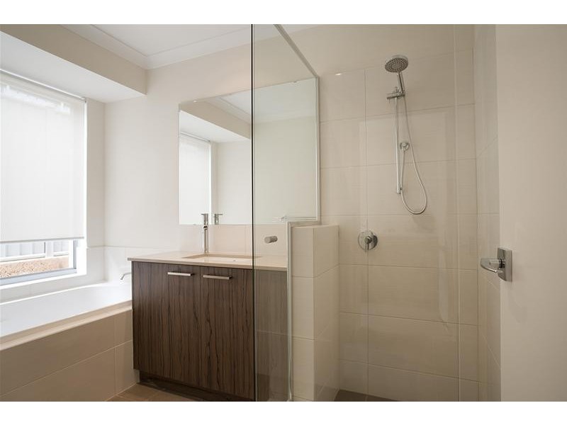 5 Fortis Pass, Wandi WA 6167