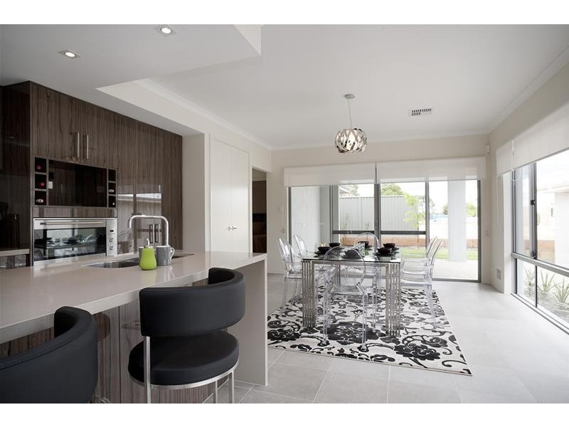 5 Fortis Pass, Wandi WA 6167