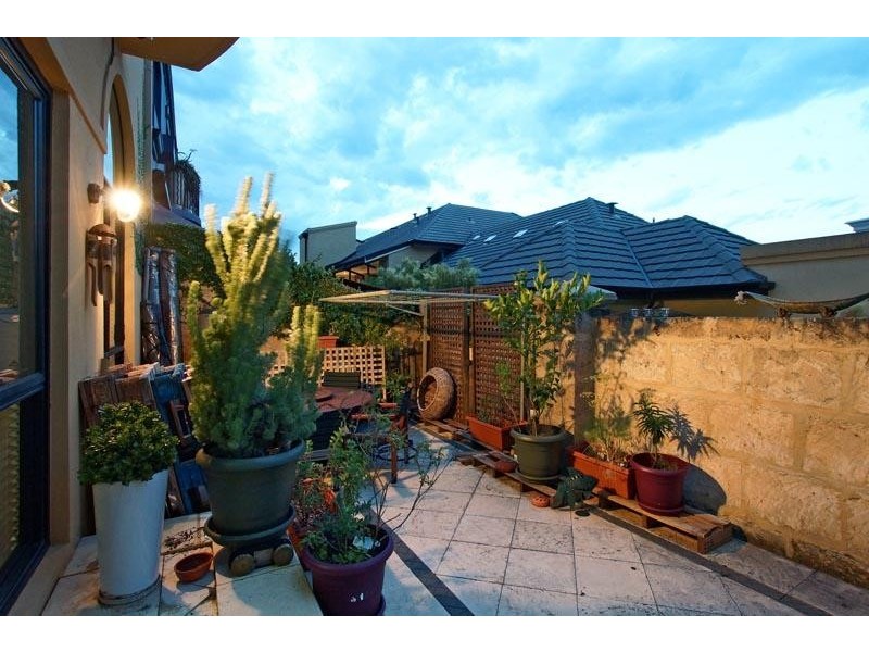 6a Wittenoom Street, East Perth WA 6004