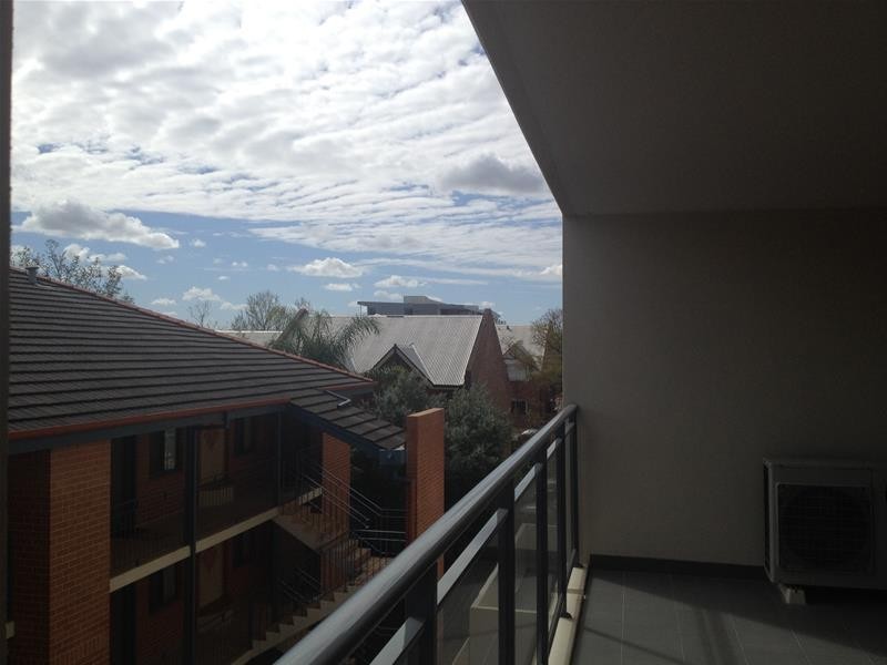 33/18 Wellington Street, East Perth WA 6004