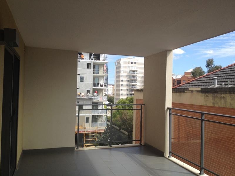 33/18 Wellington Street, East Perth WA 6004