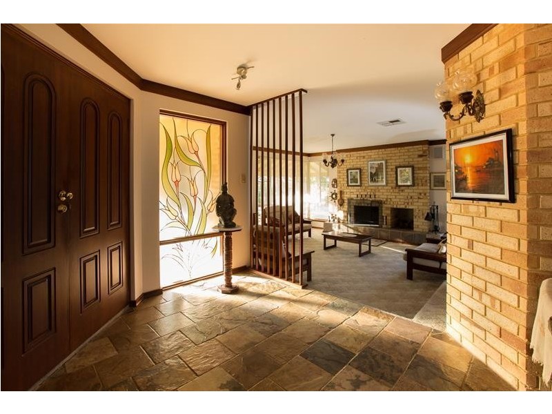 17 Falcon Place, Jandakot WA 6164