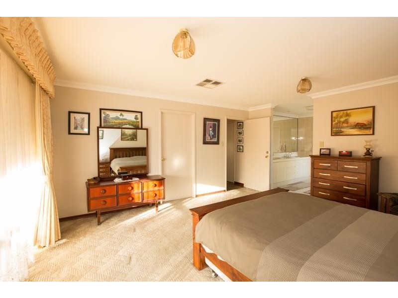 17 Falcon Place, Jandakot WA 6164