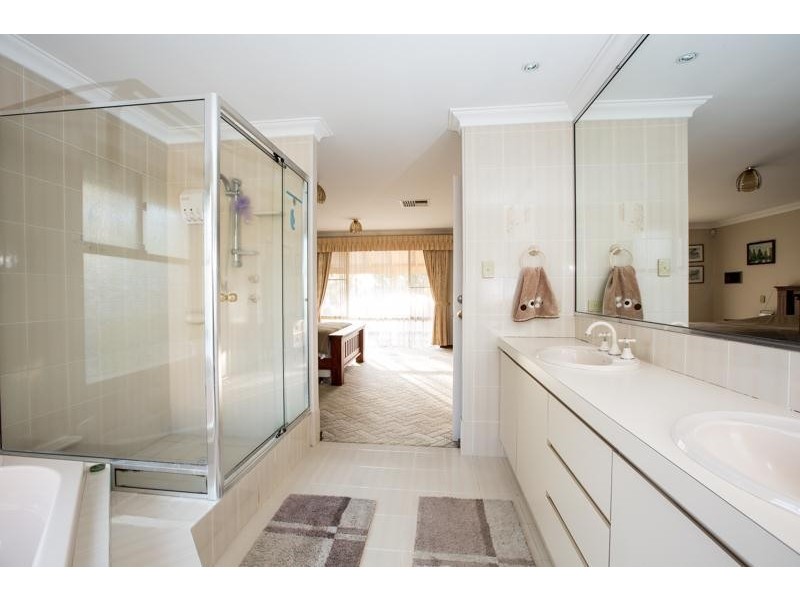 17 Falcon Place, Jandakot WA 6164