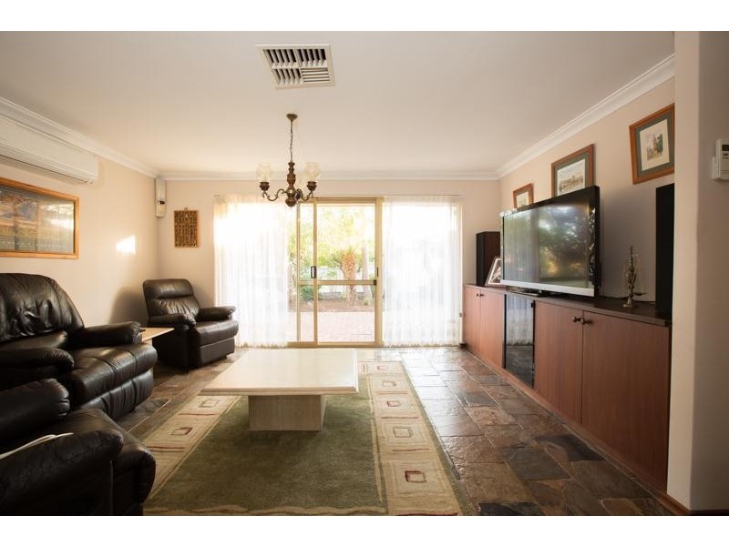 17 Falcon Place, Jandakot WA 6164