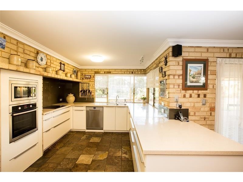 17 Falcon Place, Jandakot WA 6164