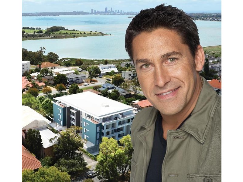 7 Groves Avenue, Attadale WA 6156