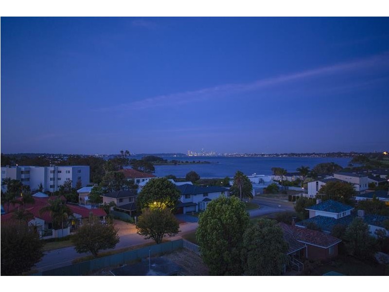 7 Groves Avenue, Attadale WA 6156