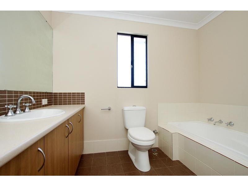 1/40 McGlinn Way, Cloverdale WA 6105