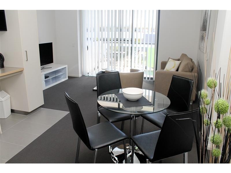 16/2 Points Way, Cockburn Central WA 6164