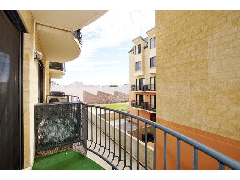 12/11 Regal Place, East Perth WA 6004