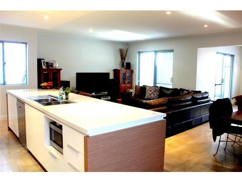 2 Fullston Way, Beaconsfield WA 6162