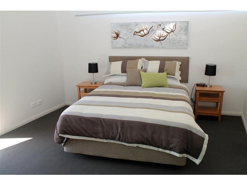 9/2 Points Way, Cockburn Central WA 6164