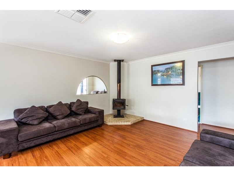 138 Hamelin Drive, Ballajura WA 6066