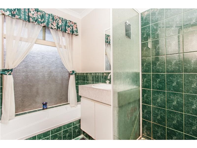 138 Hamelin Drive, Ballajura WA 6066