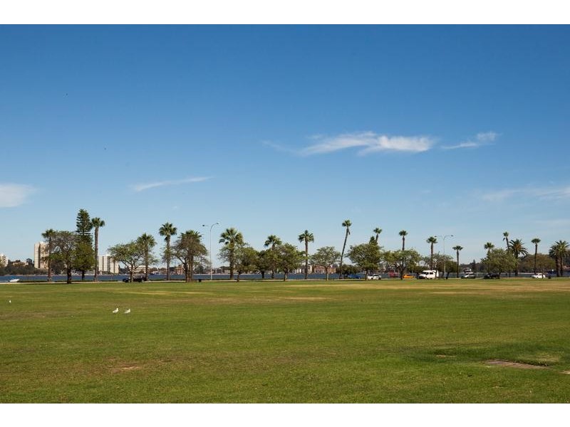 2/114 Terrace Road, Perth WA 6000