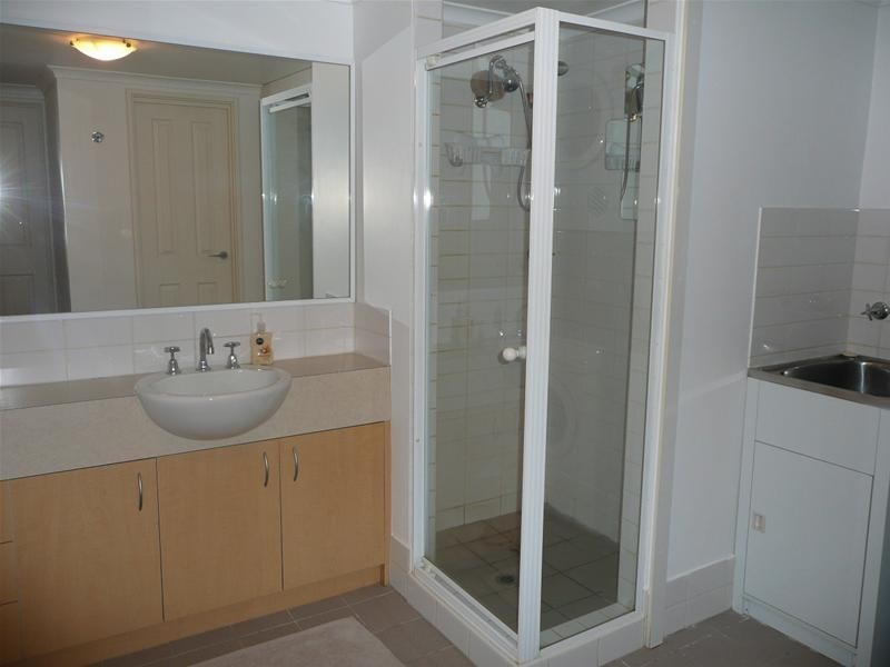 4.2/170 Adelaide Terrace, East Perth WA 6004