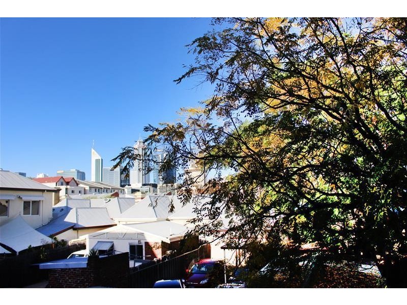 9/5 Antonas Road, Northbridge WA 6003