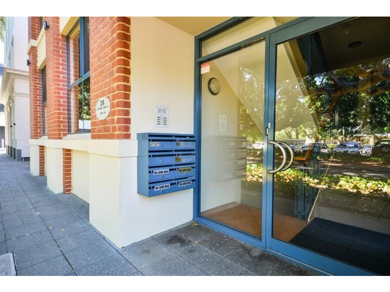 1/24 Saunders Street, East Perth WA 6004